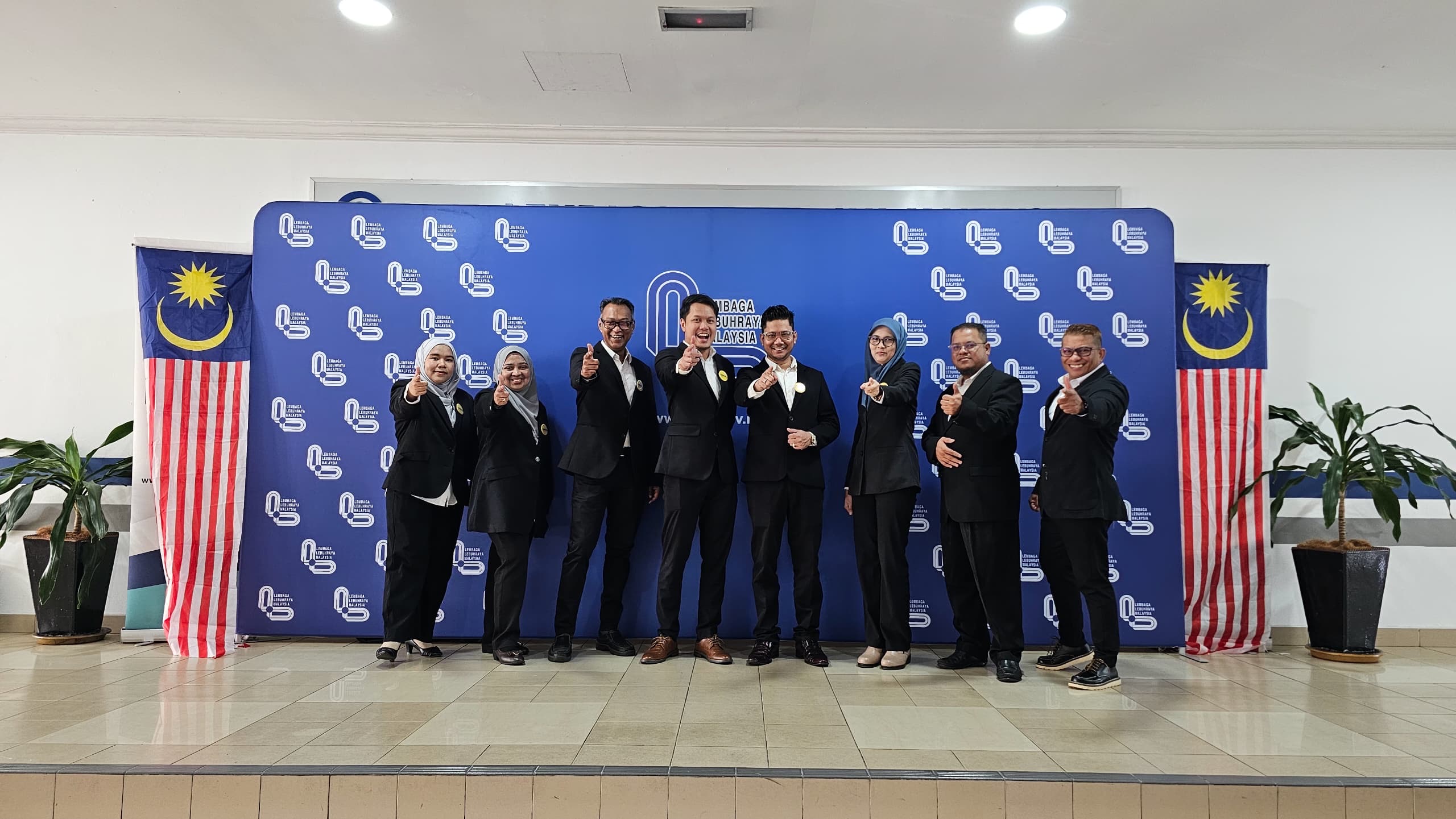 Muhibah team at LLM (Lembaga Lebuhraya Malaysia) event for Pi-Lit smart-blinker presentation